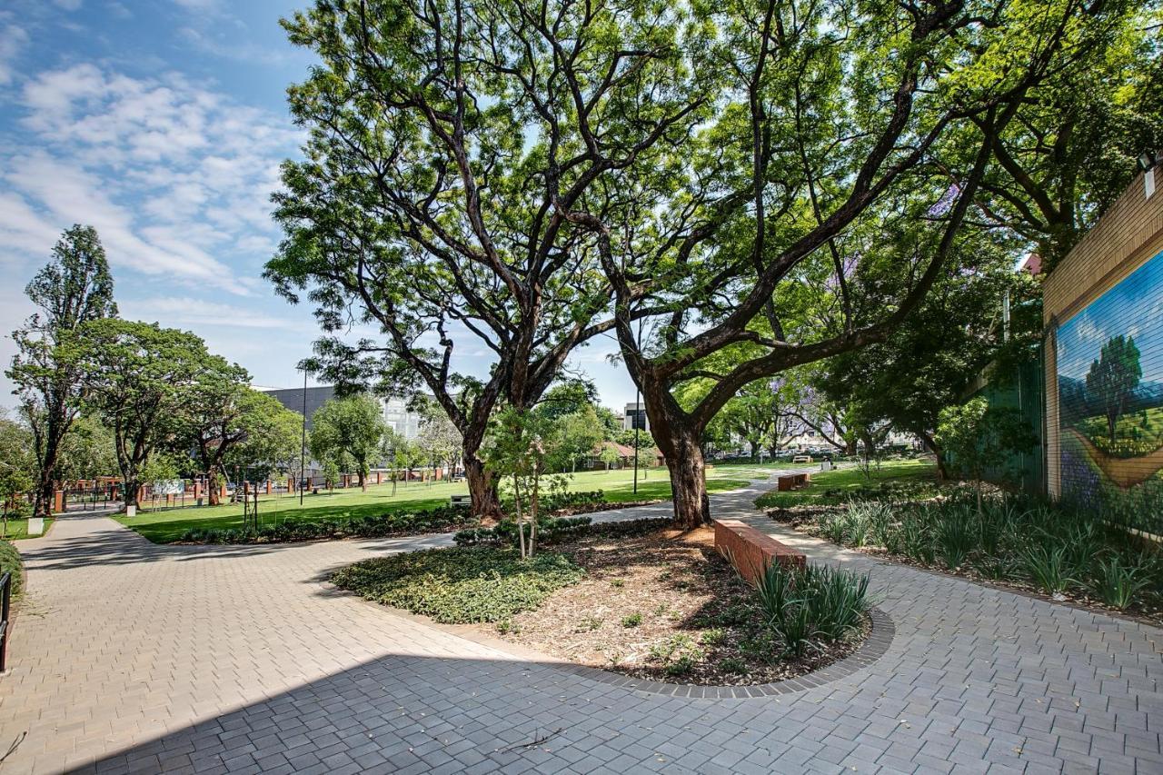 The Park Central Residence - With Generator Johannesburg Exterior photo